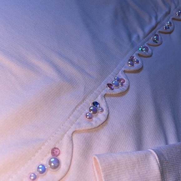 Crown & Ivy embellished scalloped detail comfy cotton sweatshirt - Picture 2 of 5